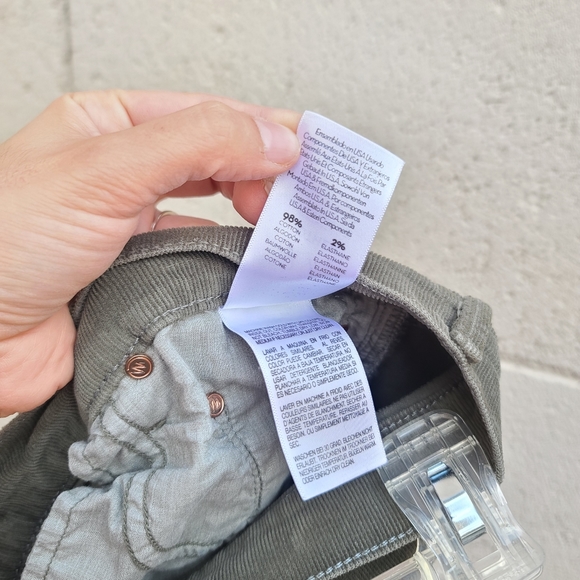 MOTHER | The Dropout Hopscotch Corduroy Cropped Pants in Olive Size 27 - Picture 13 of 13